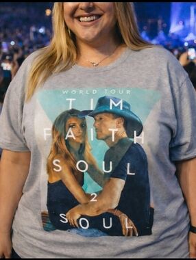 Tim McGraw Faith Hill Soul2Soul Tour 2018 T-Shirt 2X Gray Country Concert Tee